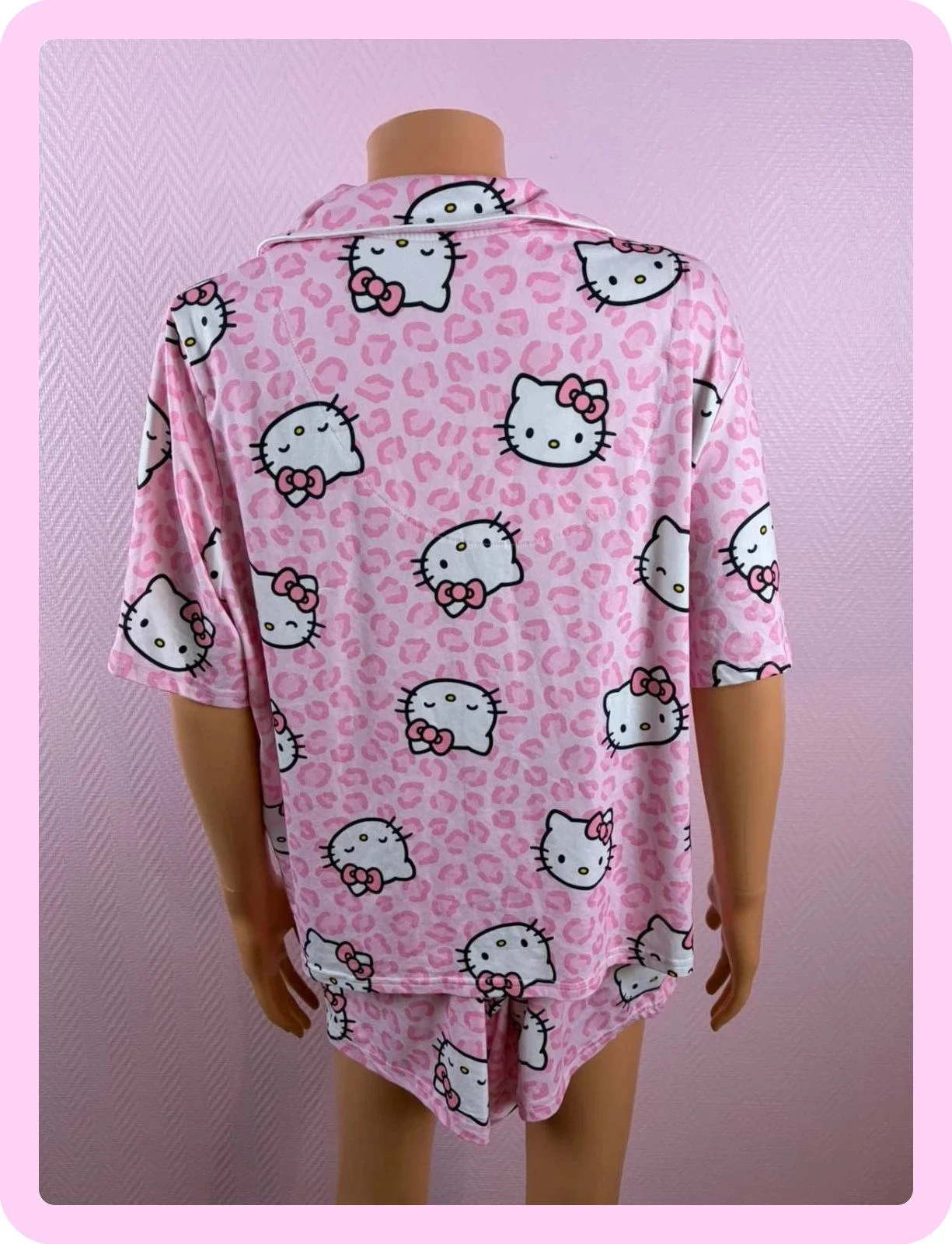 Ensemble, pyjama, short et Hello Kitty jamais servi – photo 4